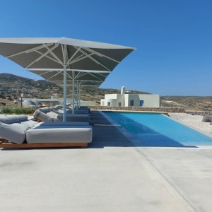 Big-Ben umbrellas @ White Coast Pool Suites, Milos 